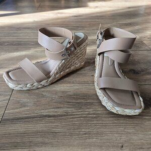 Dolce Vita Aldona Sandal